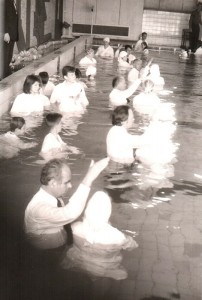 Крещение в бассейне 1993г.
