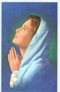 молящаяся женщина