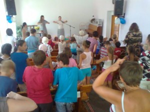 Летний детский лагерь в церкви