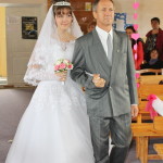 Невеста в сопровождении отца