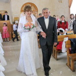 В зал входит невеста