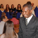 Пастор Брюно заботится о молодёжи своей церкви