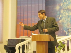 Пастор Руслан Валеев