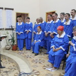 Евгений Ващинин беседует с крещаемыми