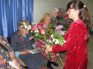 Цветы - бабушкам