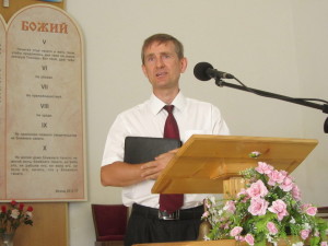 Пастор Андрей Кияшко