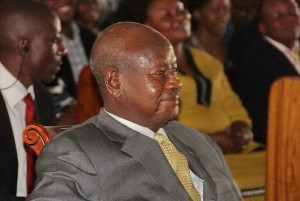 Президент Уганды Йовери Мусевени присутствует на встрече по сбору средств, организованной Церковью адвентистов седьмого дня