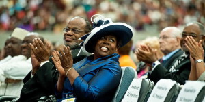 Делегаты аплодируют после специальной музыки на  сессии ГК в Атланте, штат Джорджия, в субботу, 26 июня 2010 года (Йозеф Киссинджер / ИНС)