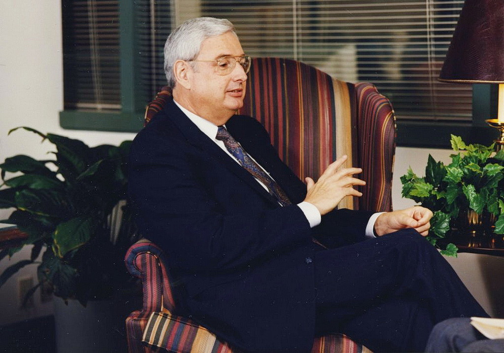 В канцелярии президента во время Генеральной конференции в 1990 году.