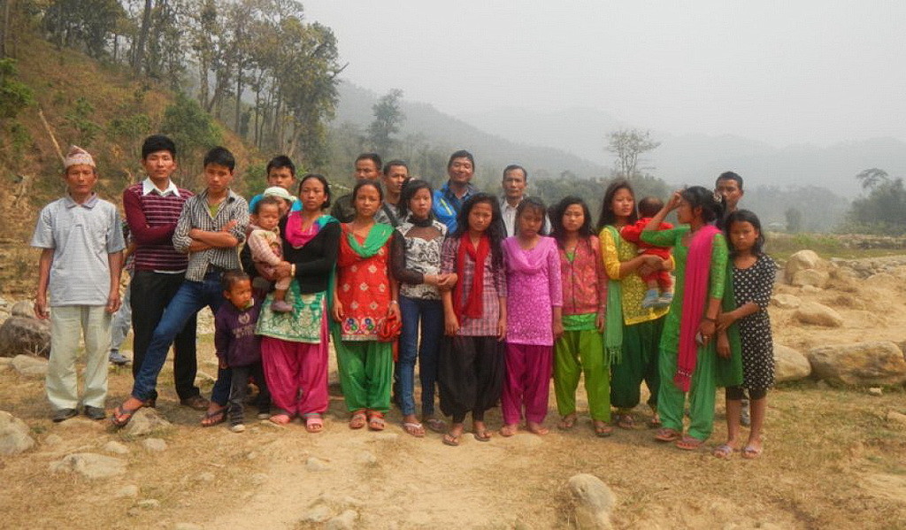 Группа адвентистов из деревни Бэнпэла, которые присутствовали на встречах в Наретар.