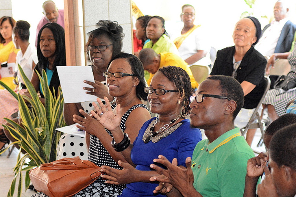 Церковь адвентистов седьмого дня на Ямайке организовала свою первую общину Глухих. (Фотография IAD)
