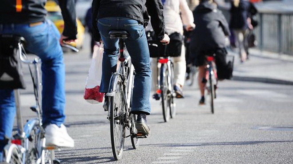 Британские ученые: езда на велосипеде почти вдвое снижает риск рака