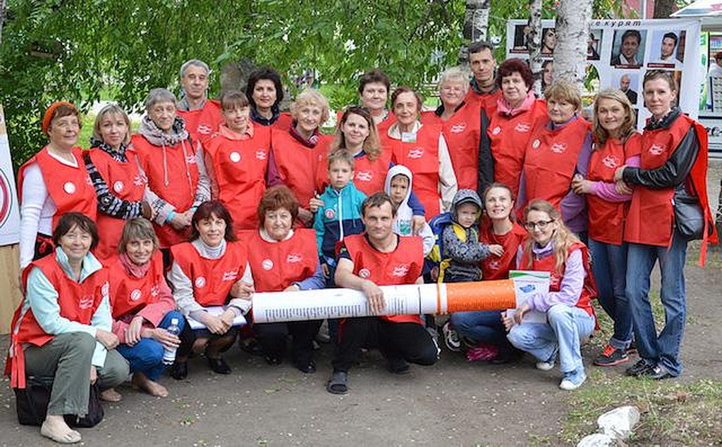 Церковная группа, которая приняла участие в Выставке здоровья в городе Благовещенске, в восточной России, 28 мая. [Фото: Евроазиатский дивизион]