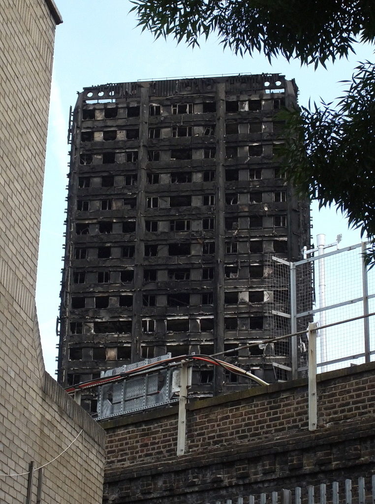 Здание после пожара