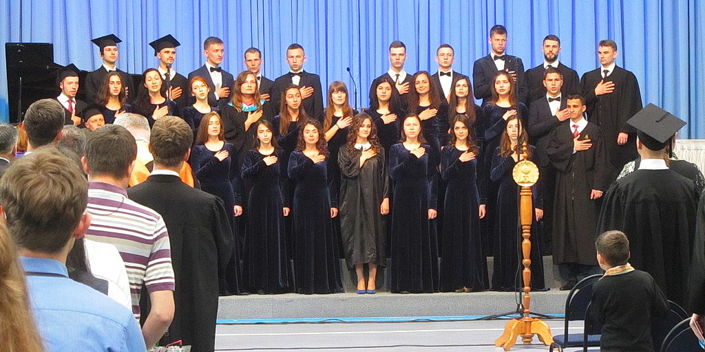 Церемония посвящения выпускников в Украинском Адвентистском Центре Высшего Образования