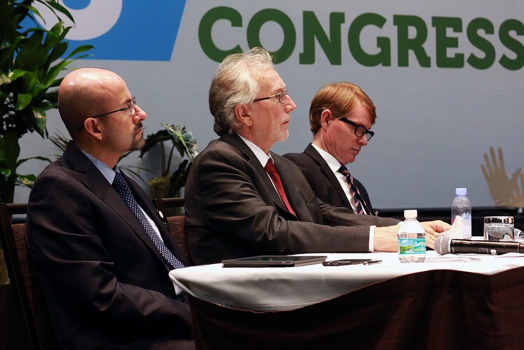 Сесар Гарсия, Джон Грац и Николас Миллер, которые управляли обсуждением группы по реформации и религиозной свободе. [Фото: Милон Медли, Adventist News Network]