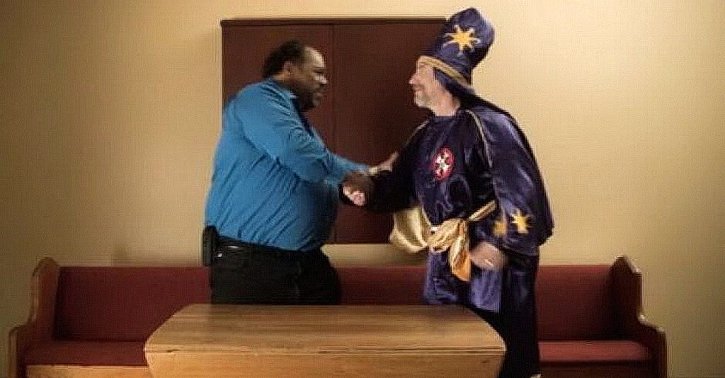 Музыкант Дерил Дэйвис делится Евангелием с расистами