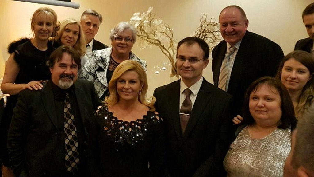 Члены хорватского адвентистского сообщества, присутствовавшие на торжественном ужине вместе с президентом Республики Хорватии Колиндой Грабар-Китарович. [Фото: Adventist Record]