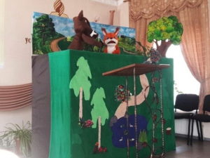 Выступление кукольного театра и молитву посвящения подарила церковь детям в Обуховке