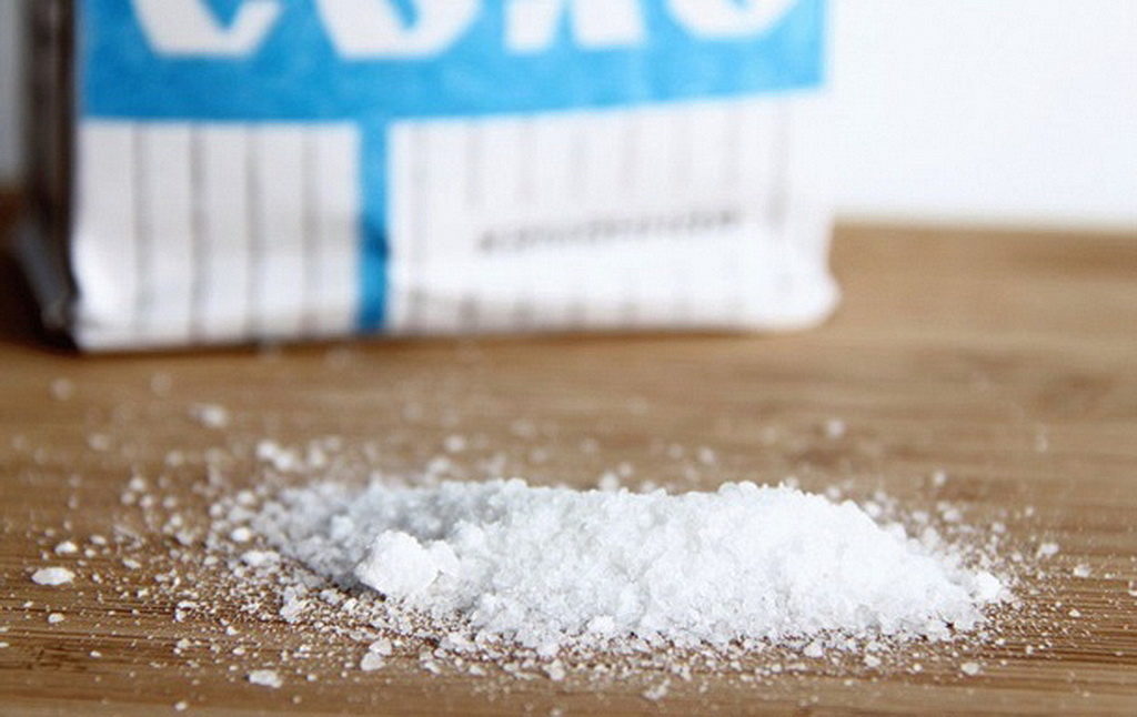 Чому варто обмежити сіль в раціоні і як це зробити
