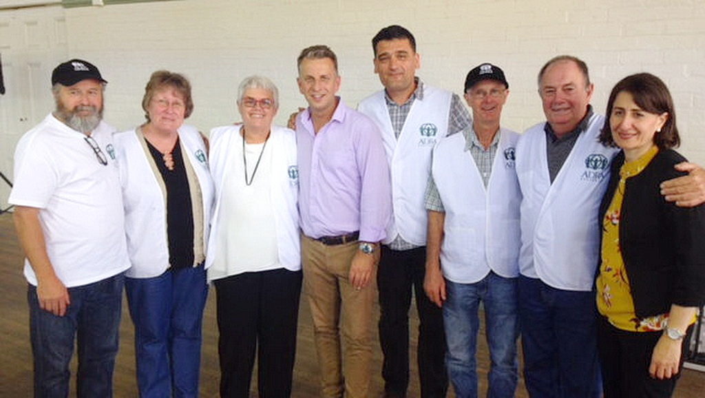 Премьер-министр Австралии благодарит добровольцев адвентистского агентства