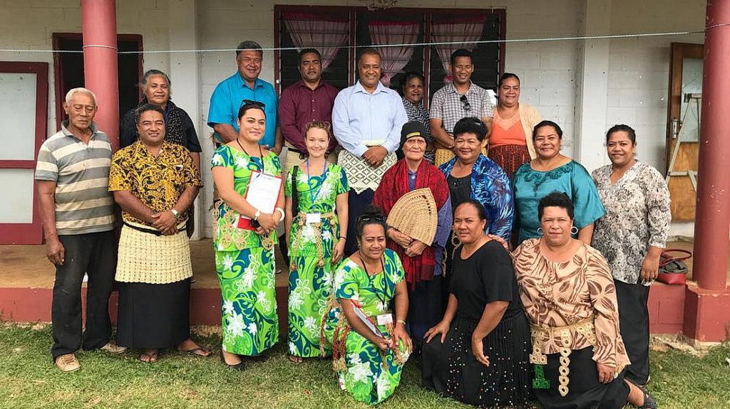 ADRA и адвентистская церковь доставили продовольственные посылки на остров Эуа. [Фото: ADRA South Pacific Facebook]