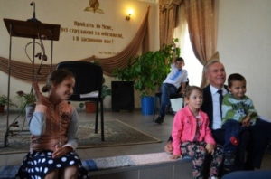 Гости из общины Днепр-1 провели служение в церкви Обуховка