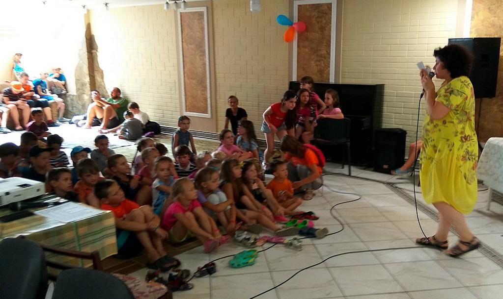 Более 100 ребят посещали каникулярную школу в Харькове