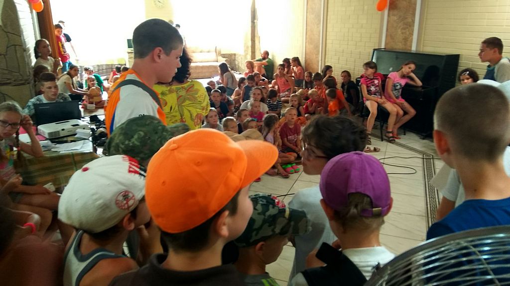 Более 100 ребят посещали каникулярную школу в Харькове