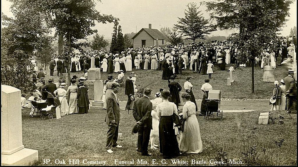 Похороны Эллен Уайт на кладбище в Батл-Крике, штат Мичиган. [Фото любезно предоставлено Центром Адвентистских исследований]