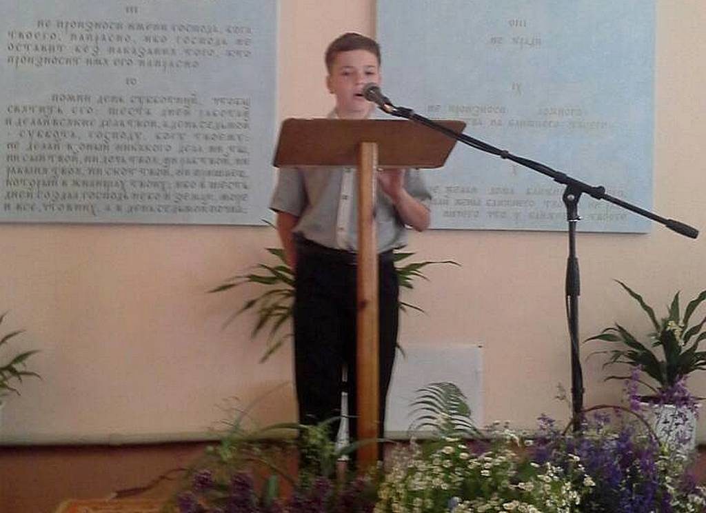 Молодежь проповедовала в Лозовской церкви