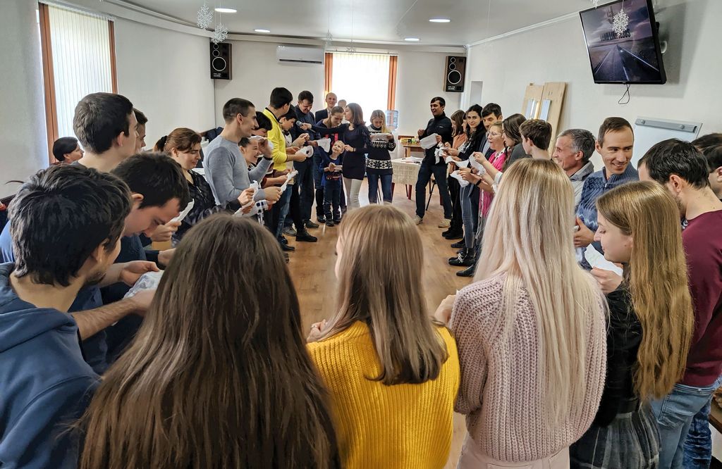36 молодых людей учились в Краматорске стать лидерами, подобными Иисусу