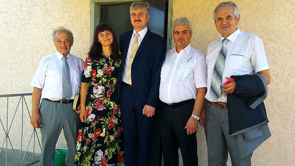 Семья пастора Столяренко со служителями после программы