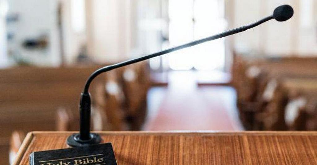 Нові карантинні обмеження: релігійні заходи дозволені за умови дистанції у 1,5 метри