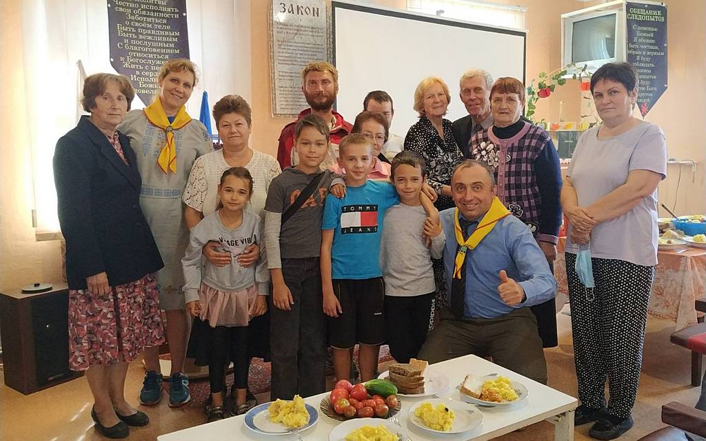 В Жёлтоводскую общину на праздник урожая пришли новые посетители