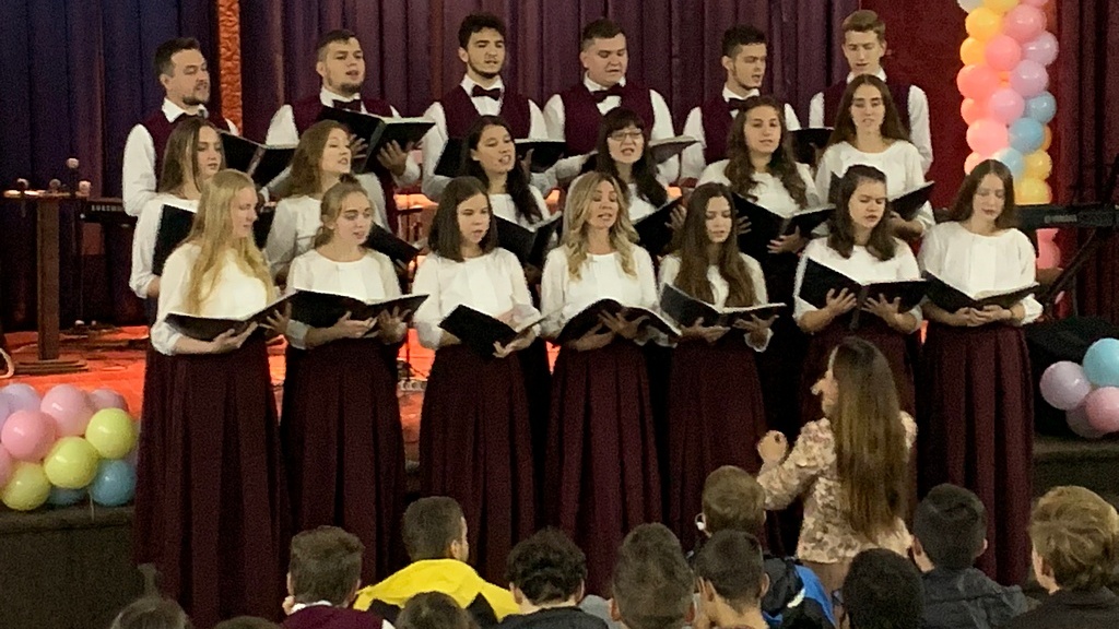 Молодежный хор «Адвентус» из Днепра