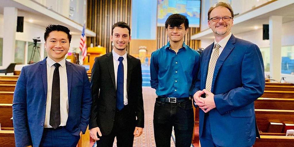 В местной калифорнийской церкви 14-летний подросток возглавил миссионерскую работу через социальные сети