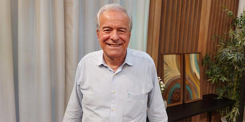 Бразильский бизнесмен пригласил более 100 друзей к изучению Библии