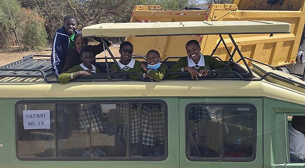 The project also provided a unique outreach activity, one that Maranatha had never before coordinated: the Christmas gift of a safari for all the students. [Photo: Maranatha Volunteers International]