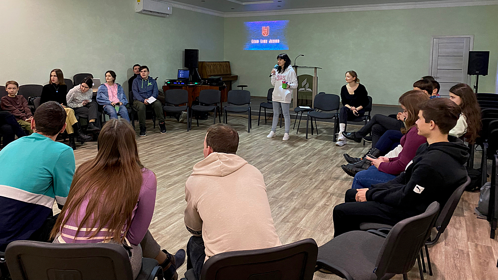 На молодежной встрече в Покровске говорили о шахтерах, стрессе и лидерстве