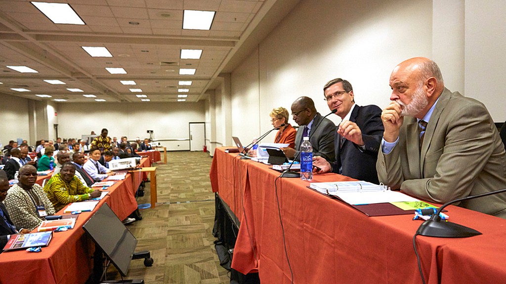 Как работает сессия: Комитет по выдвижению кандидатур