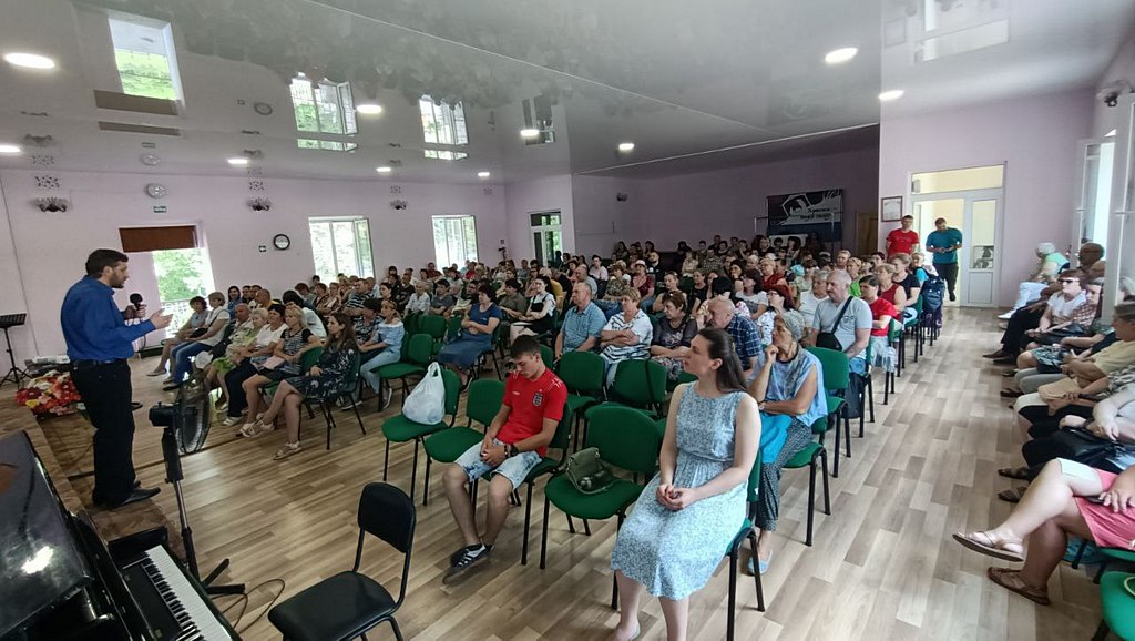 Більше трьох тисяч родин отримали допомогу від адвентистів Кам'янського