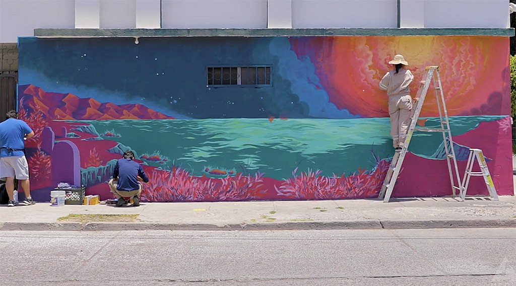Художники работают над фреской "Второе пришествие" во время шестидневной работы в Энсенаде, штат Байя-Калифорния, Мексика, с 21 июня по 28 июня 2022 года. [Фото: Adventus].