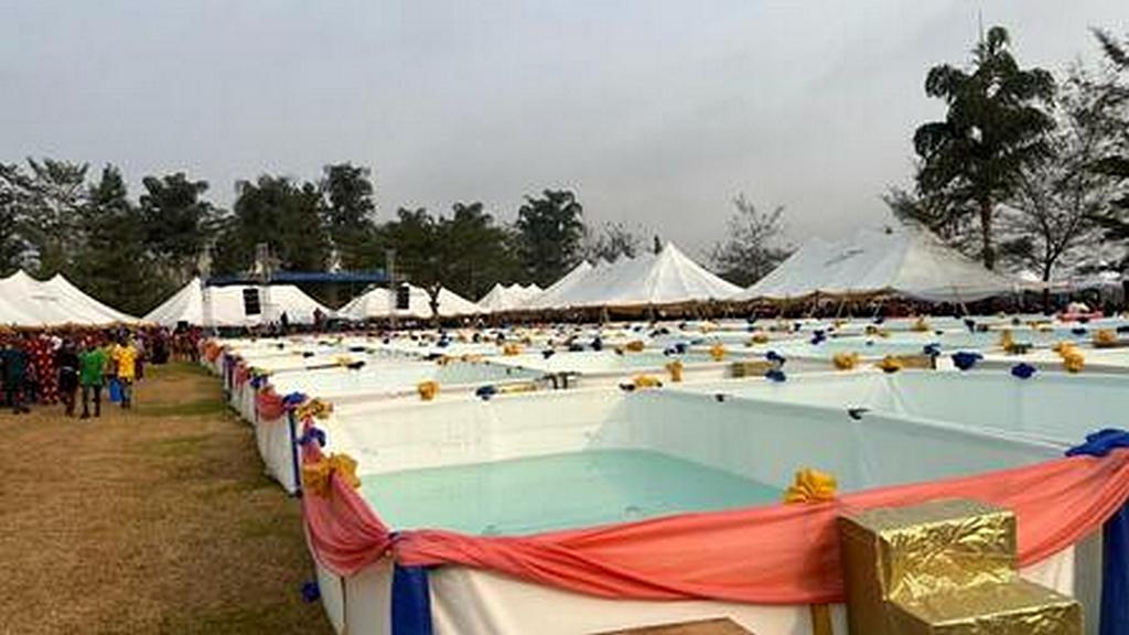 Глава общины среди 10 000 крещеных в Нигерии