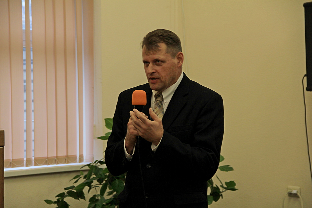 Пастор Виктор Навозенко