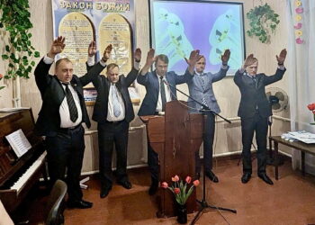 80 осіб зібралися відзначити 30-річчя церкви в Костянтинівці