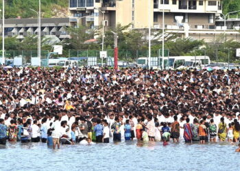 Крещение на популярном пляже: 5000 человек приняли Иисуса в Порт-Морсби