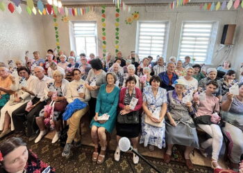 В прифронтовых Дружковке и Константиновке люди собрались поблагодарить Бога за урожай и Его благословения