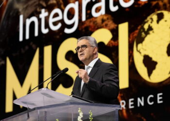 Эртон К. Кёлер избран президентом Всемирной церкви адвентистов седьмого дня