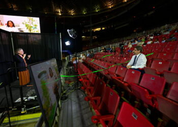 Руки в движении: служение глухим на сессии Генеральной конференции 